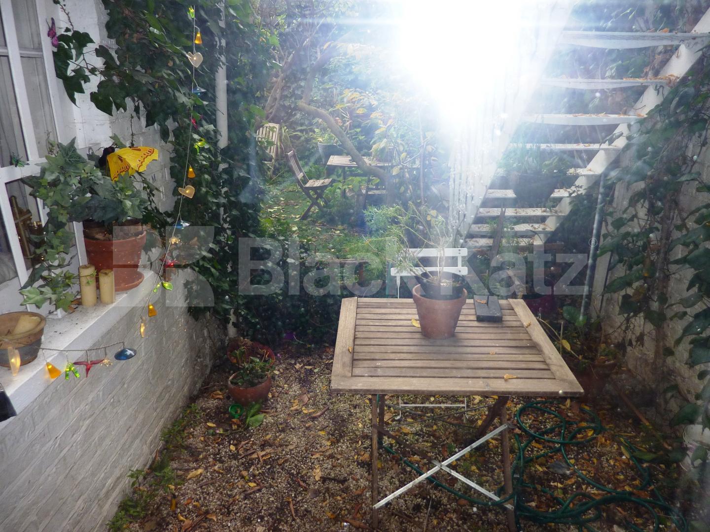 			NEW INSTRUCTION!, 2 Bedroom, 1 bath, 1 reception Flat			 St Lukes Road, PORTOBELLO/WESTBOURNE PARK 